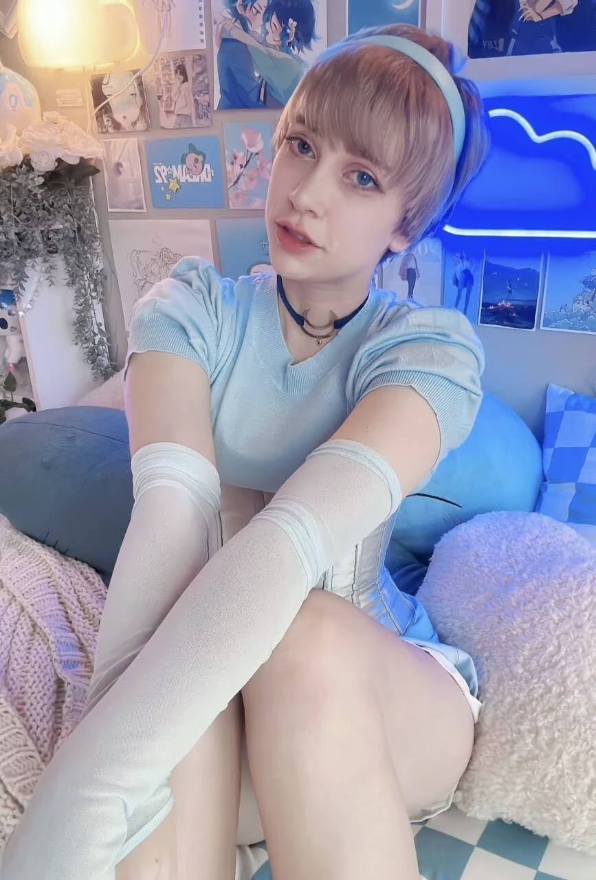 Live model